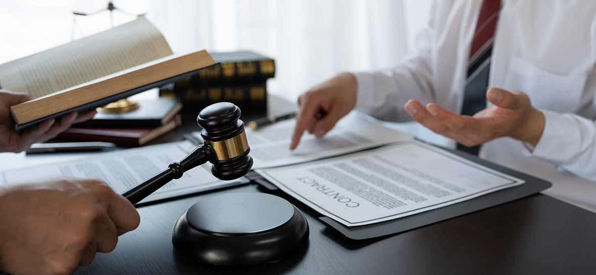 إدارة العقود في المشاريع الكبرى: التحديات القانونية والحلول العملية